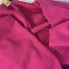 Hebká malinová teplákovina 320 g/m² – kvalitní látka od Látky OLiVe.