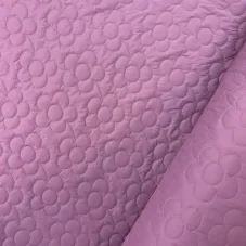 Pastelově fialový prošev s květinovým vzorem