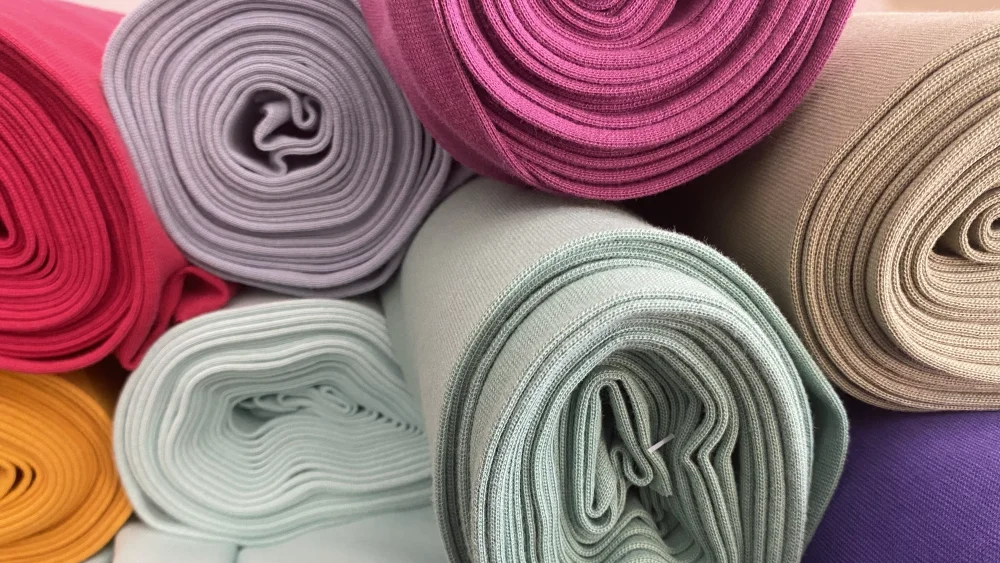Náplet, patent - Barva Pantone - 16-1320 nougat