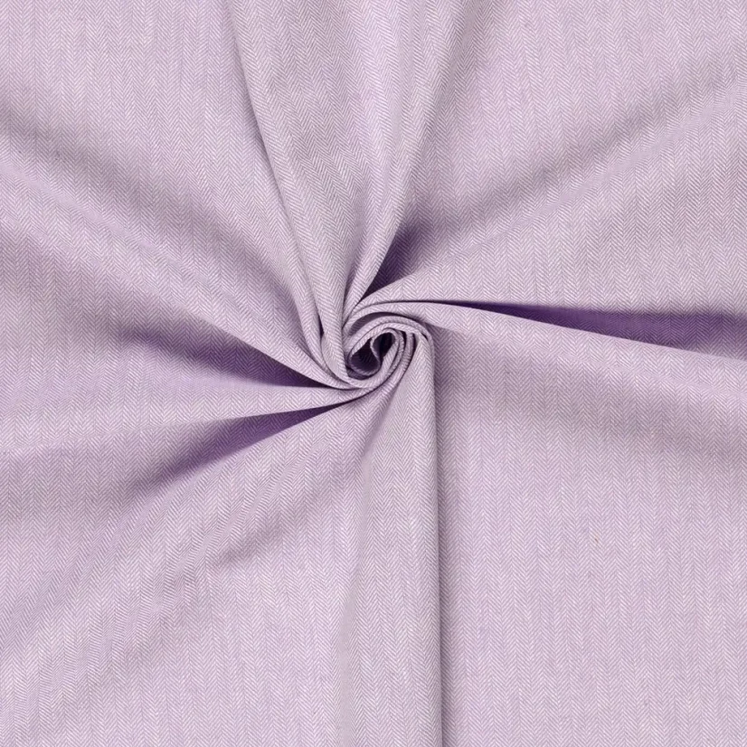 Lněný chambray s jemným vzorem rybí kosti v šeříkové barvě, elegantní a strukturovaný přírodní materiál.