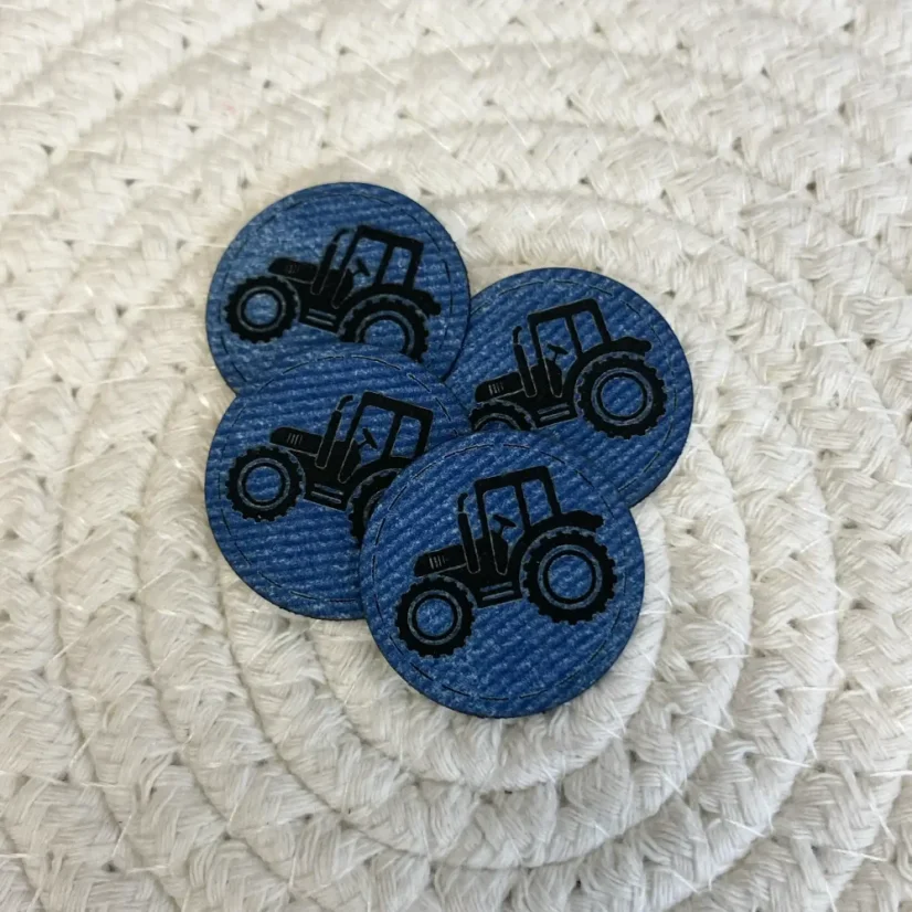 Koženkový štítek Traktor mini 2,5cm, jeans efekt modrý