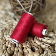 Univerzální polyesterová nit Hagal Unipoly v návinu 500m, purpurová červeň