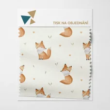 Detail látky s motivem lišek s květinovými věnečky – tisk na objednání OliVe.cz.