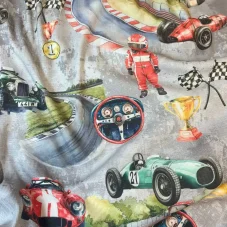 Bavlněný žebrovaný úplet s motivem starých závodních vozů a trofejí