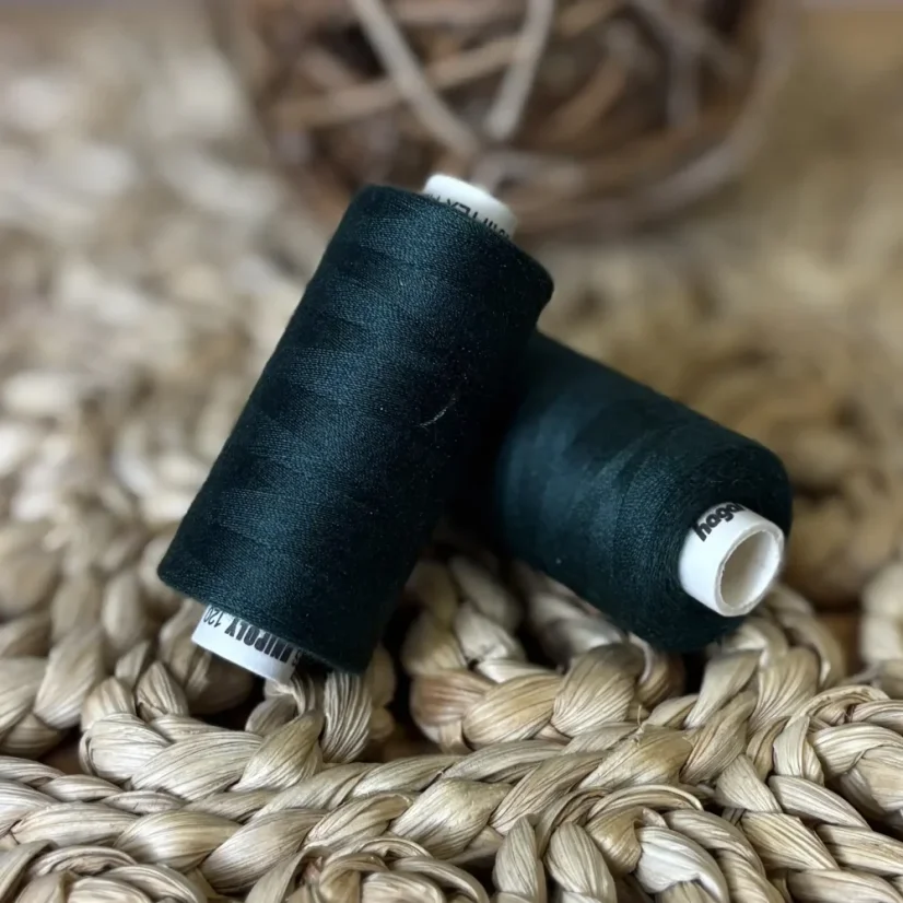 Univerzální polyesterová nit Hagal Unipoly v návinu 500m, temně zelená