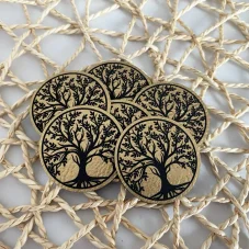 Zlatý kulatý koženkový štítek se Stromem života – černý gravírovaný motiv na handmade výrobky