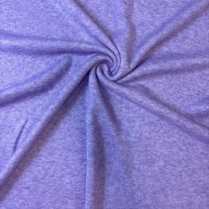 Viskózová svetrovina fialová – měkký a hřejivý úplet s jemným melírem, ideální na svetry a šaty.