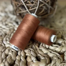 Univerzální polyesterová nit Hagal Unipoly v návinu 500m, cihlová červeň