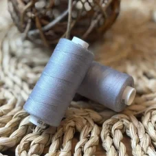 Univerzální polyesterová nit Hagal Unipoly v návinu 500m, světle šedá barva